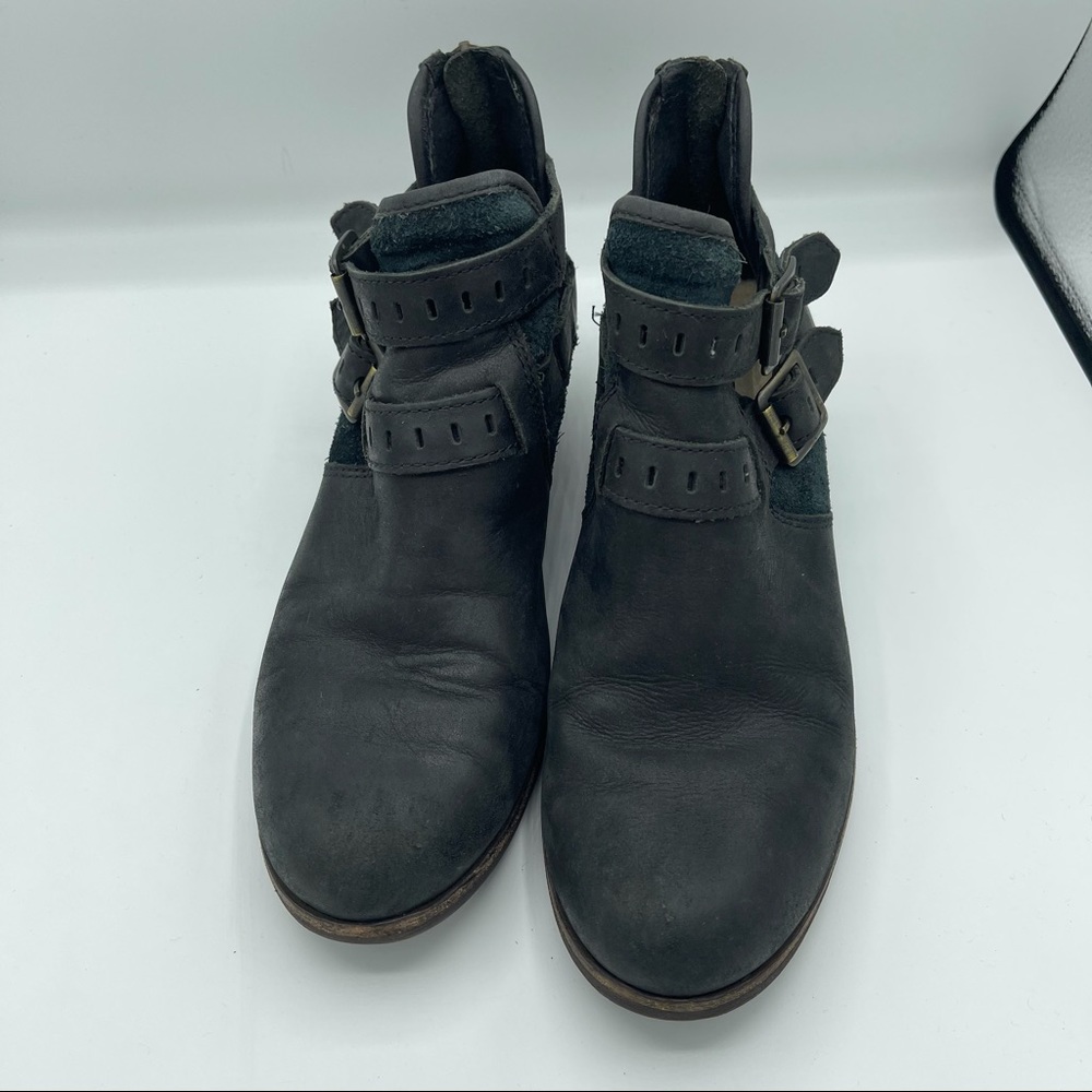 Ugg Australia Patsy Round Toe Leather Ankle Boot - image 3